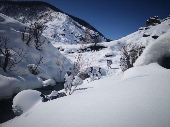Jandarmadan teröristlere amansız takip